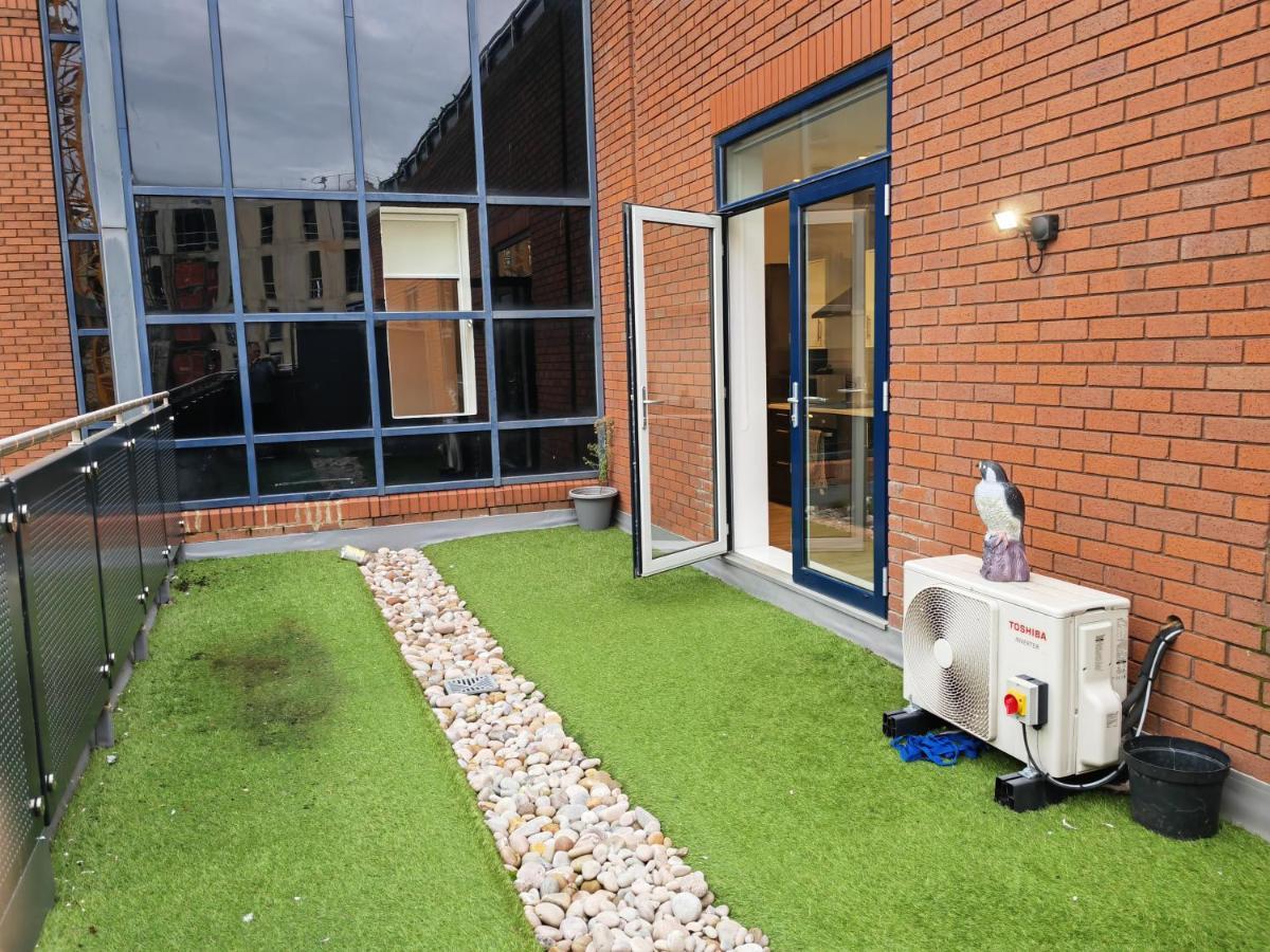 404 Bayard Plaza 2 Bedroom Apartment With Outside Terrace Peterborough Eksteriør bilde